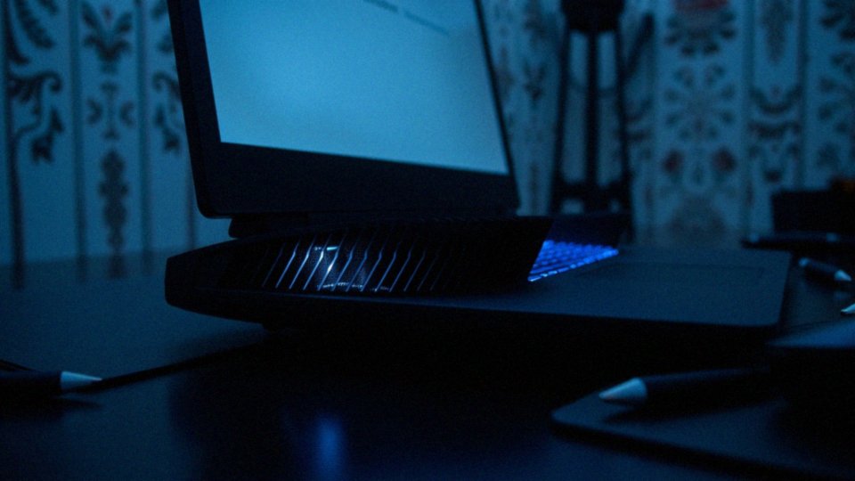 Co wpływa na pobór mocy przez laptop gamingowy?