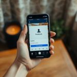 Jak dodać zdjęcie na FB z telefonu? Przewodnik krok po kroku